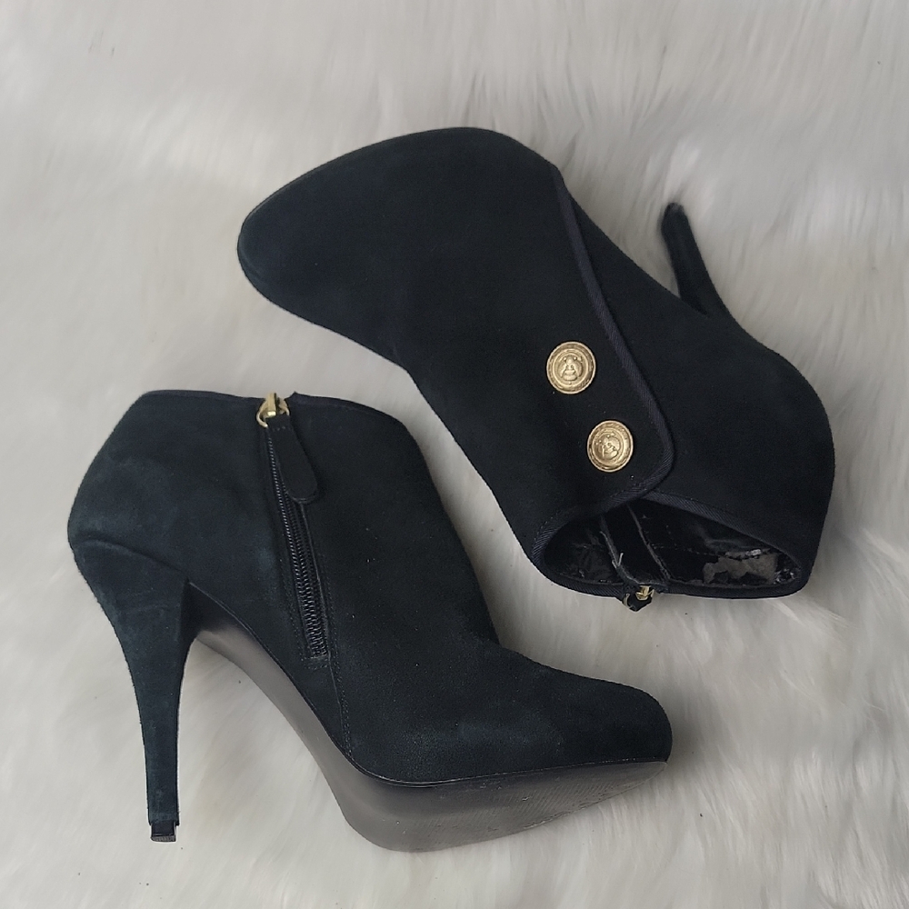 GUESS Belle Black‎ Suede Faux Button Victorian Stiletto Heeled Bootie Boots 7.5